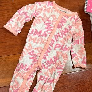 PUMA Footie sz 6-9mo